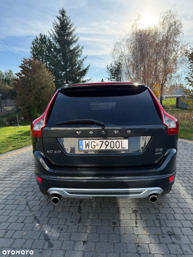 Volvo XC 60 D5 AWD R-Design Momentum - 9