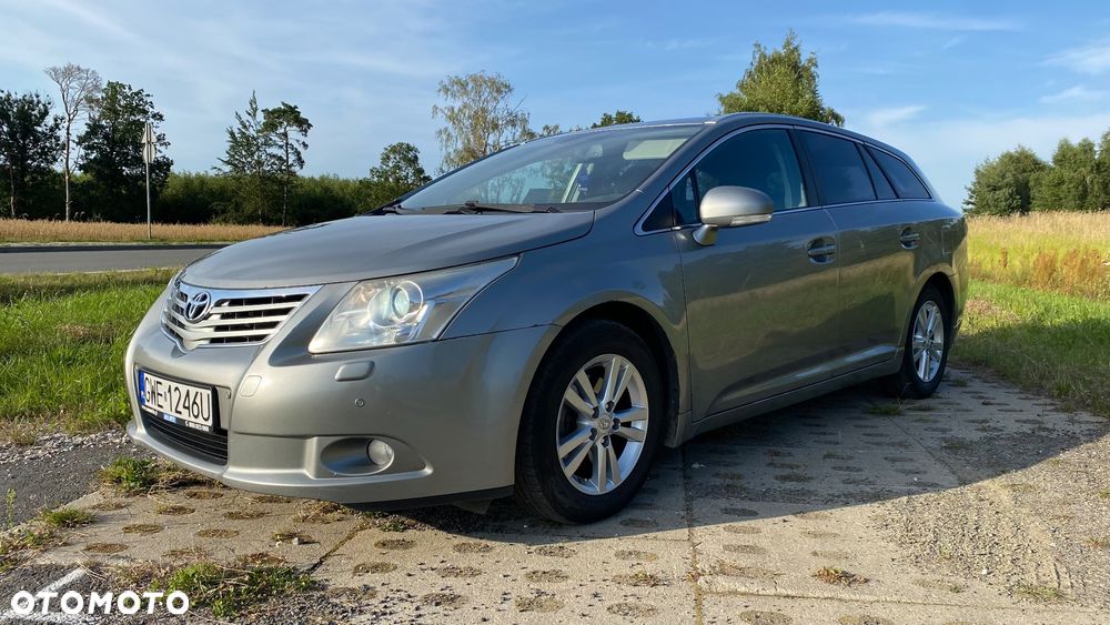 Toyota Avensis - 2