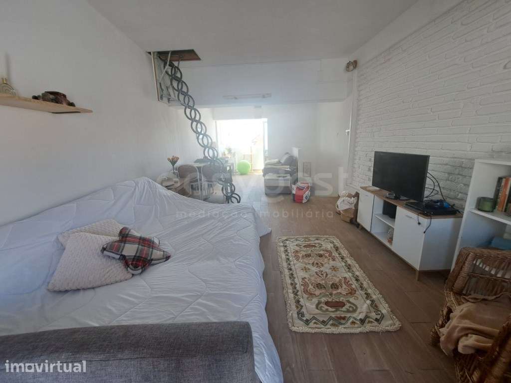 Moradia Bi-Familiar Renovada com Sótão e Terraços no centro de Beja - Grande imagem: 3/21