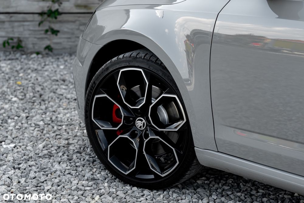 Skoda Octavia 2.0 TSI RS - 9