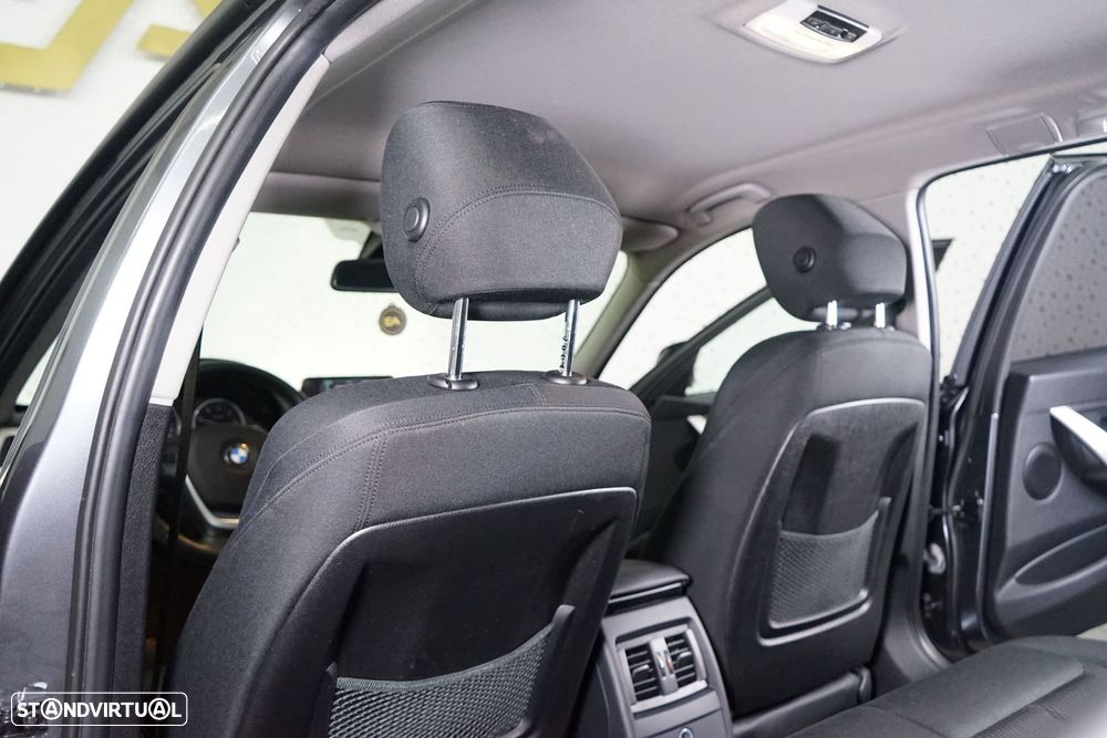 BMW 320 d Touring Auto Exclusive - 41