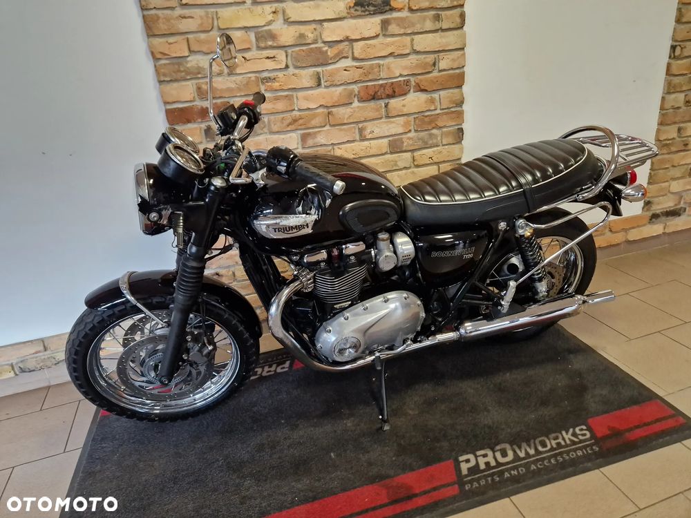 Triumph Bonneville - 4