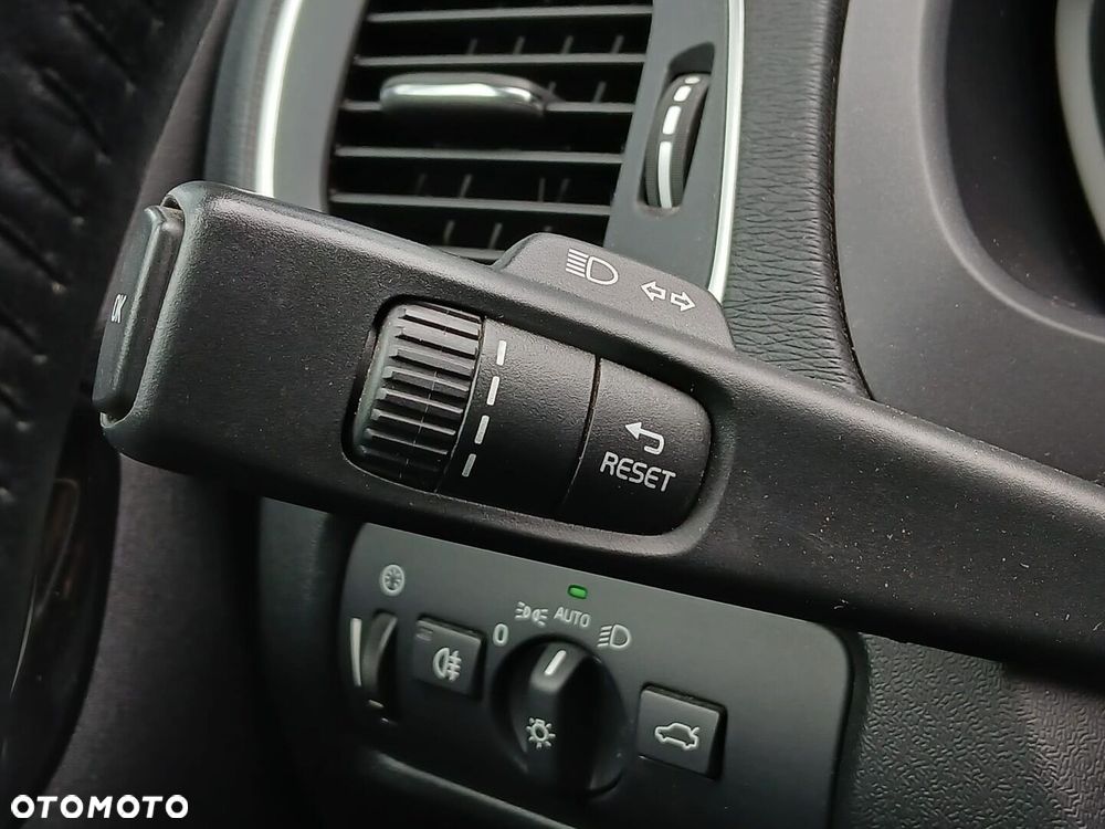 Volvo V40 T3 Drive-E Dynamic Edition - 28