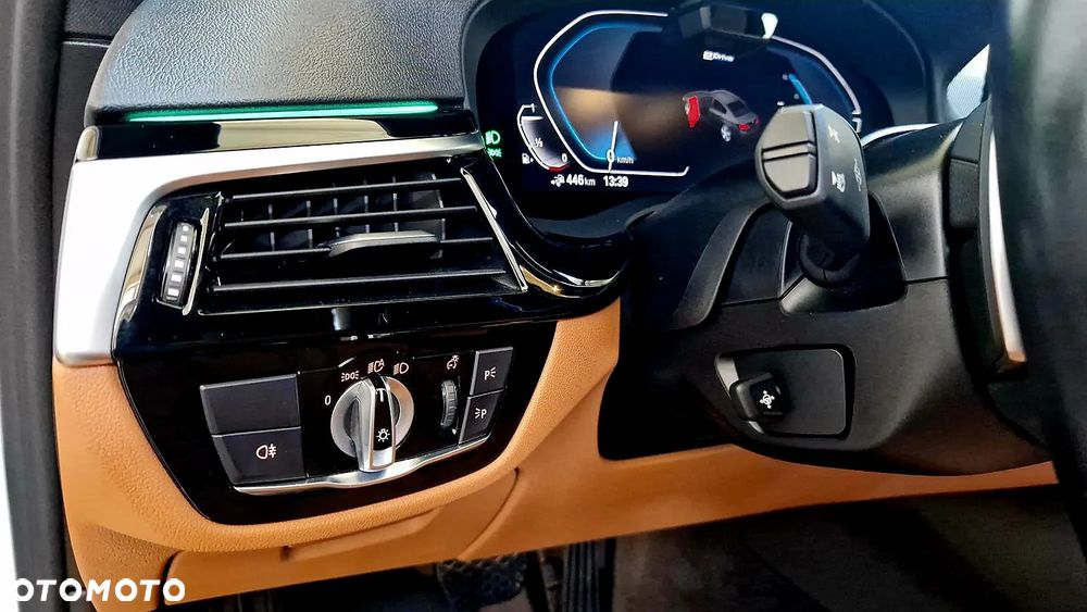 BMW Seria 5 530e M Sport Edition - 11