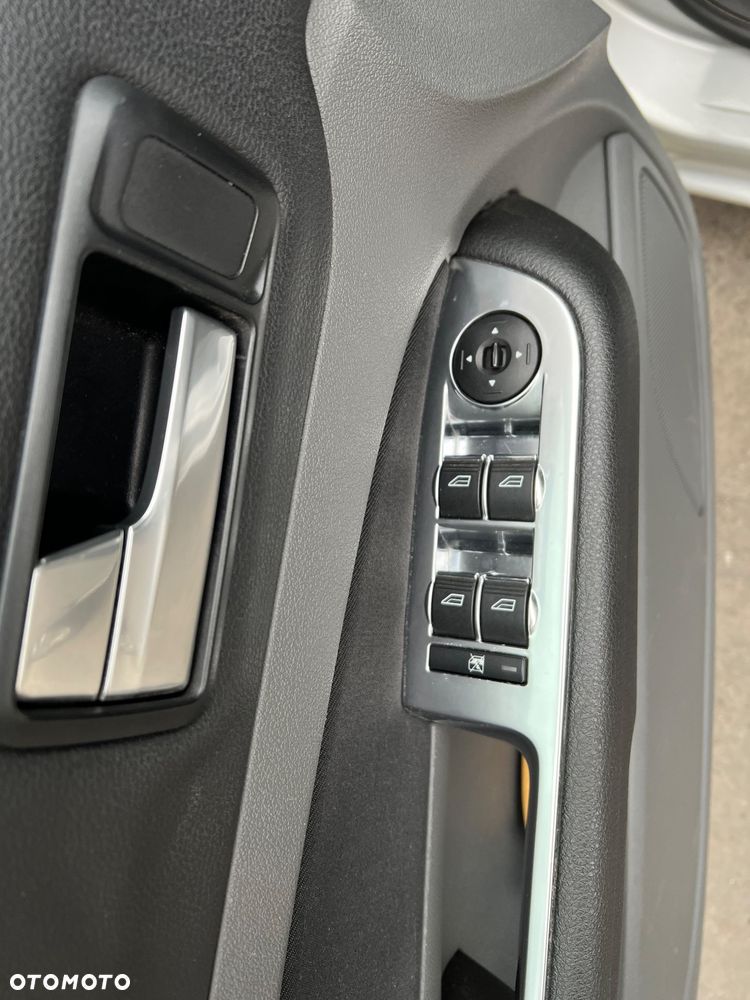 Ford Focus 1.6 16V Titanium - 18