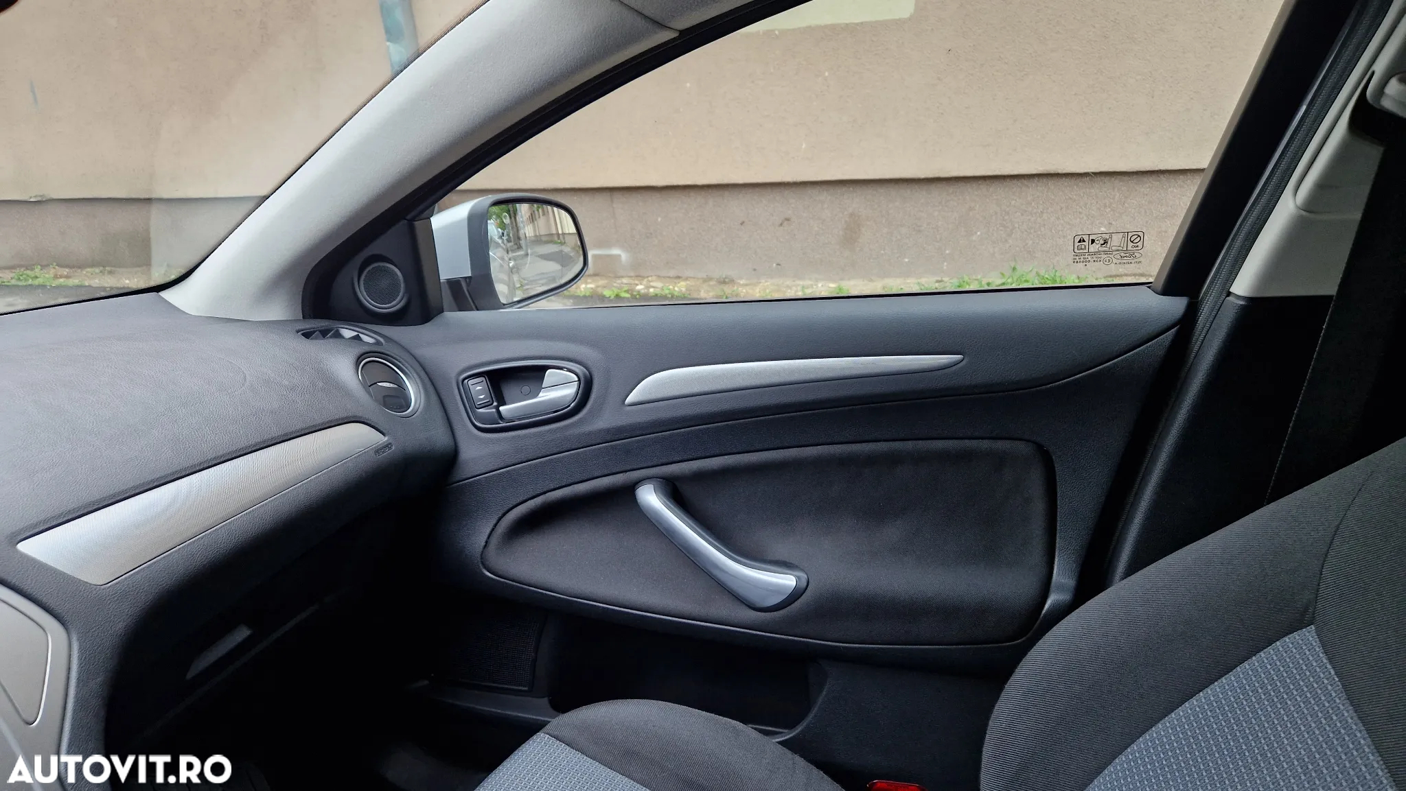 Ford Mondeo 2.0 TDCi Trend - 10