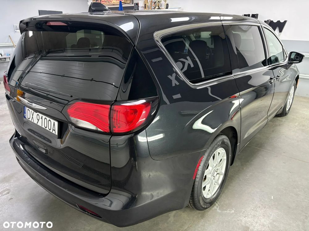 Chrysler Pacifica - 3