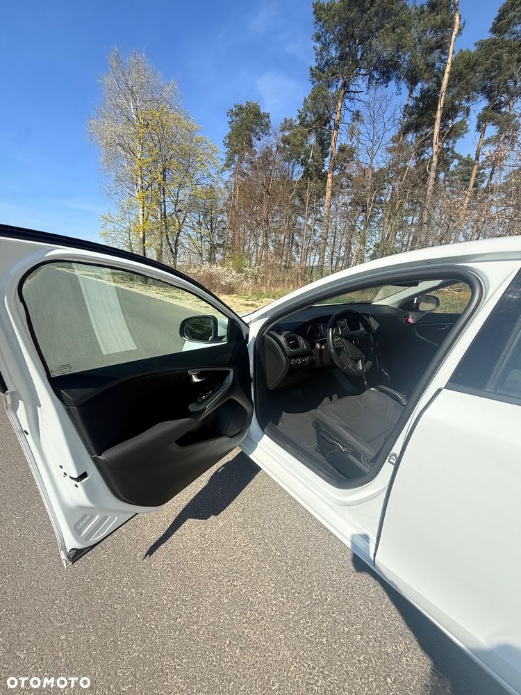 Volvo V40 D2 Drive-E Momentum - 7