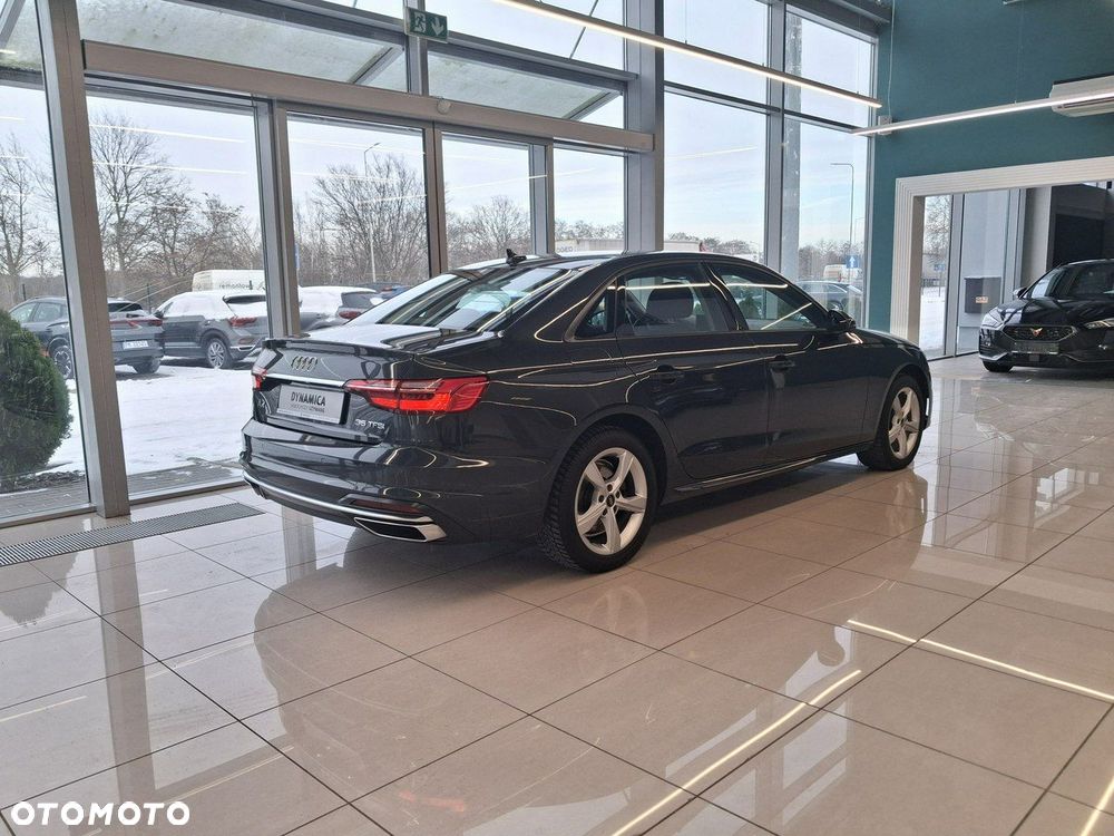 Audi A4 Limousine - 8