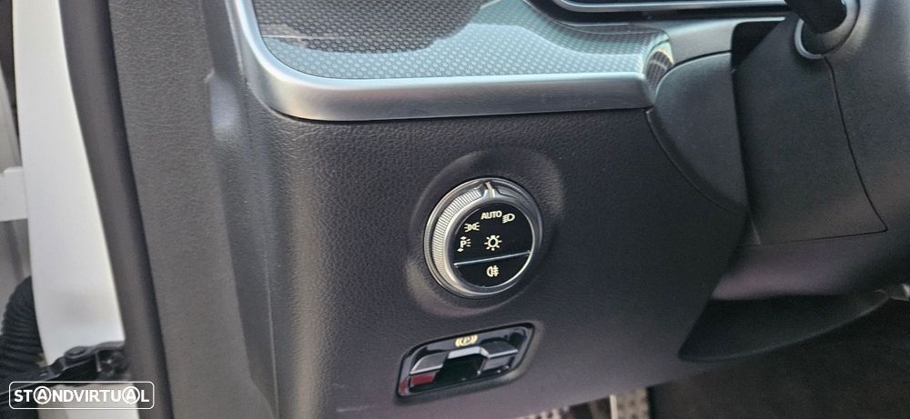 Mercedes-Benz C 300 d AMG Line - 23