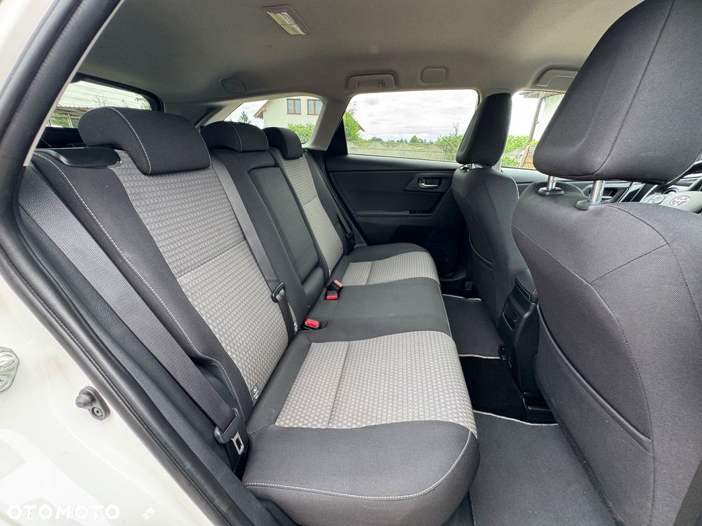 Toyota Auris - 23