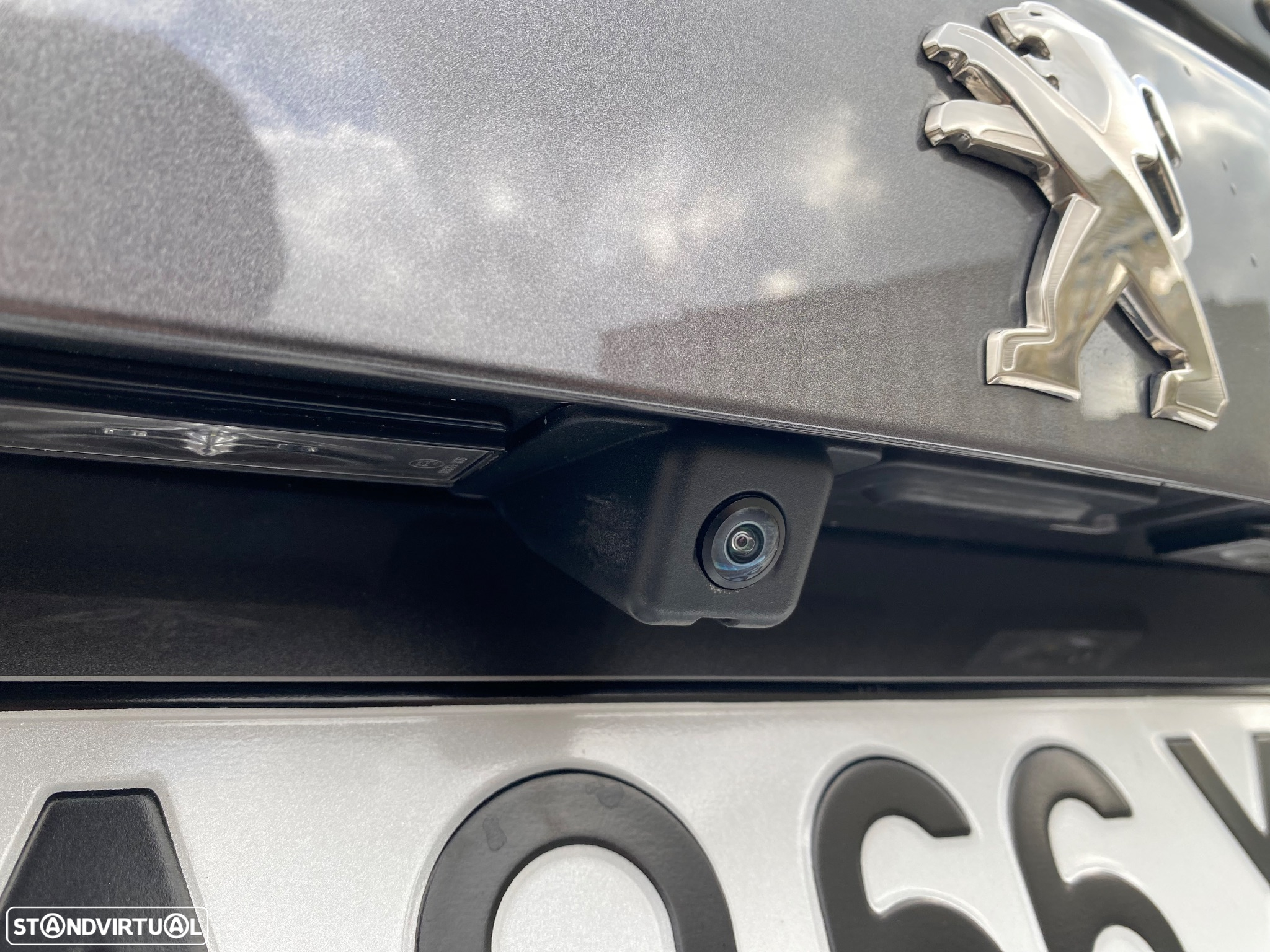 Peugeot 2008 1.2 PureTech Allure Pack - 29