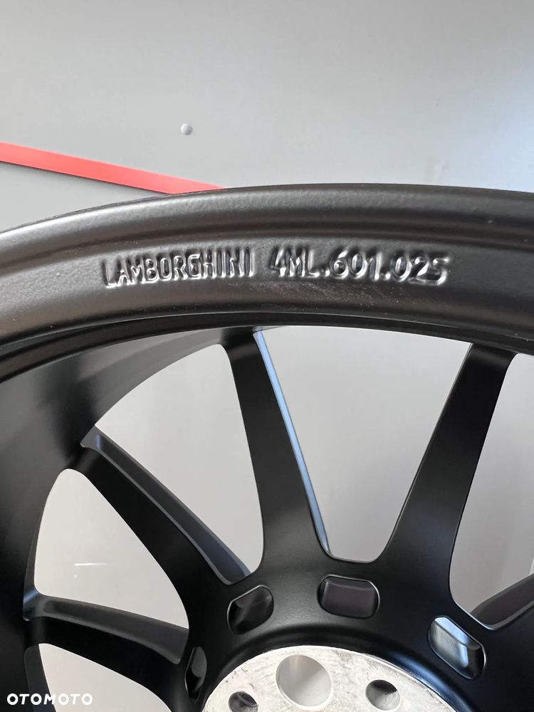 Oryginalne Felgi Lamborghini URUS 21'' Black Matt - 6