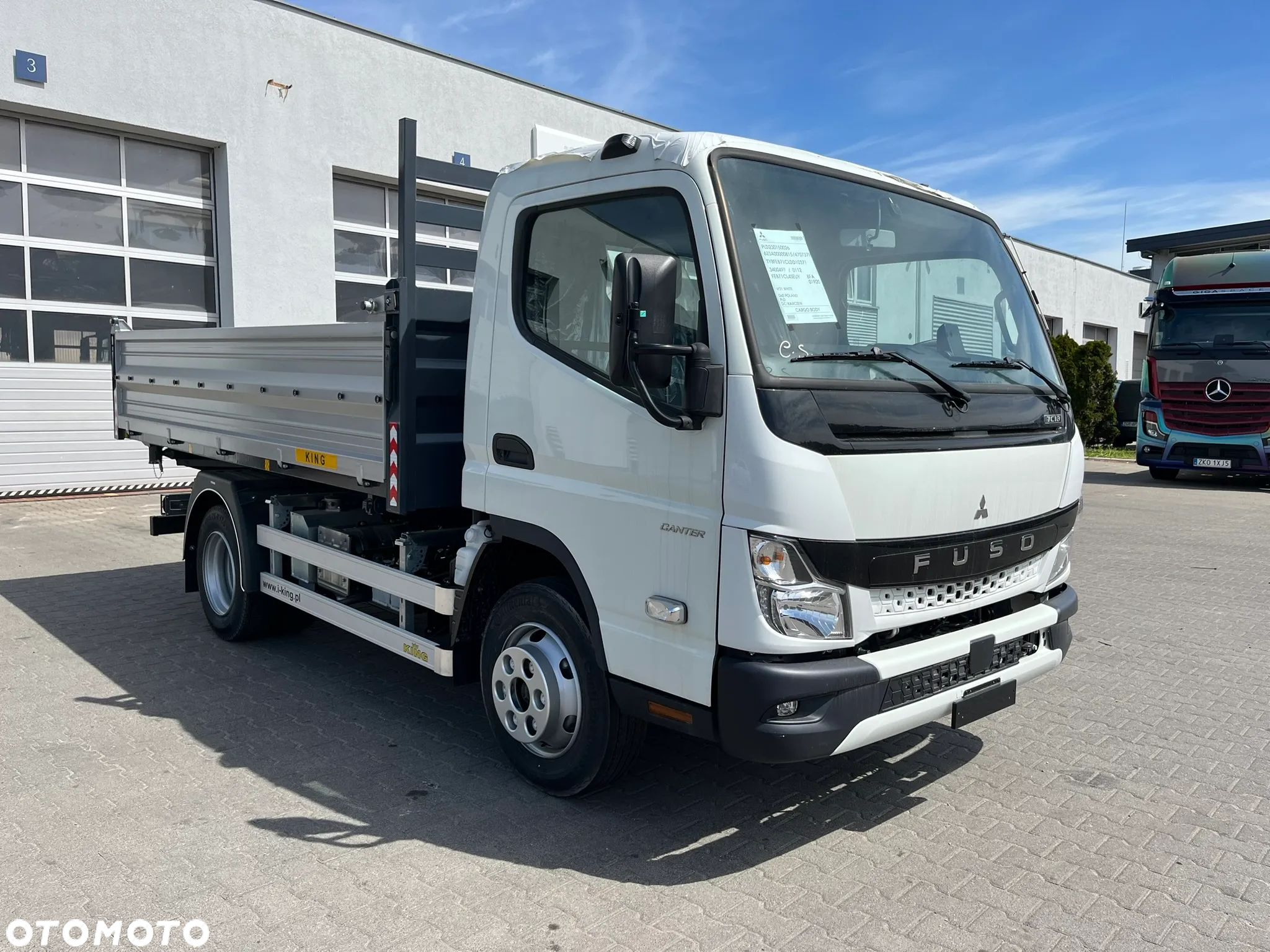 FUSO Canter 7C18 Wywrotka 3W - 1