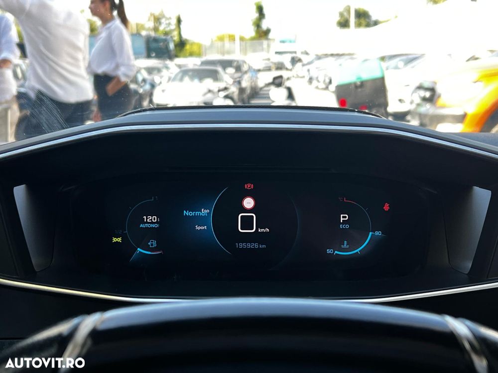 Peugeot 2008 PureTech 155 EAT8 GT - 27