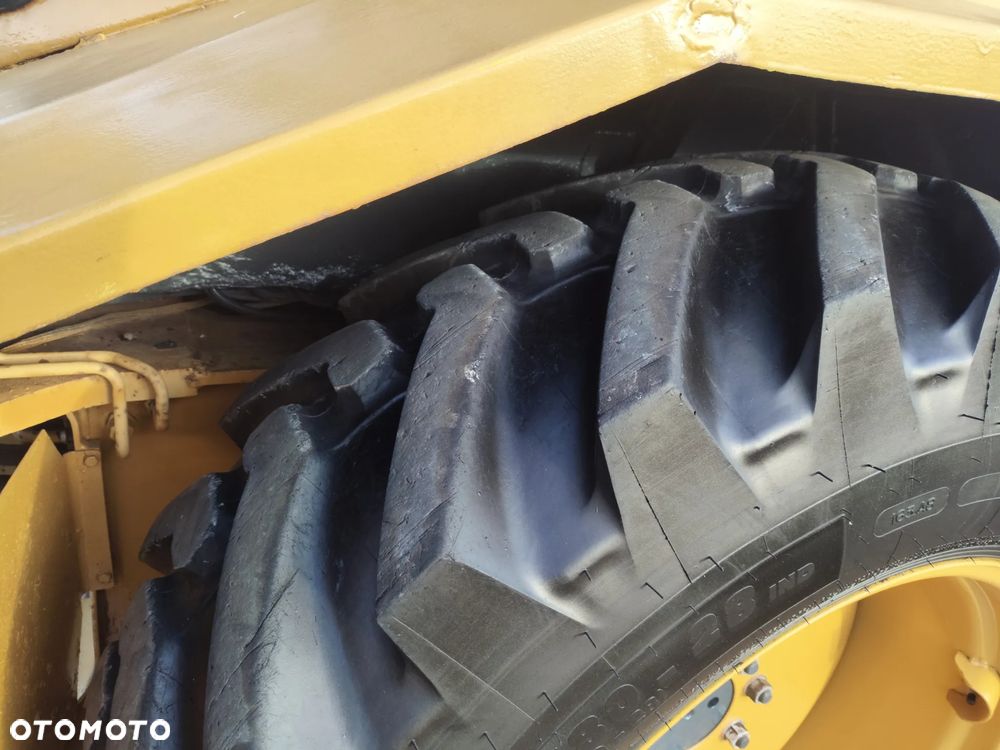 Caterpillar 428B , KOPARKO-ŁADOWARKA  , NOWE OPONY , Z FIRMY PAŃSTWOWEJ , STAN SUPER - 23