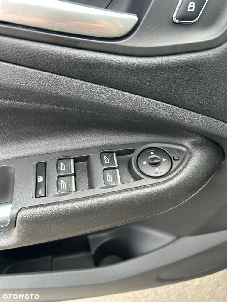 Ford Kuga 2.0 TDCi FWD Titanium - 20