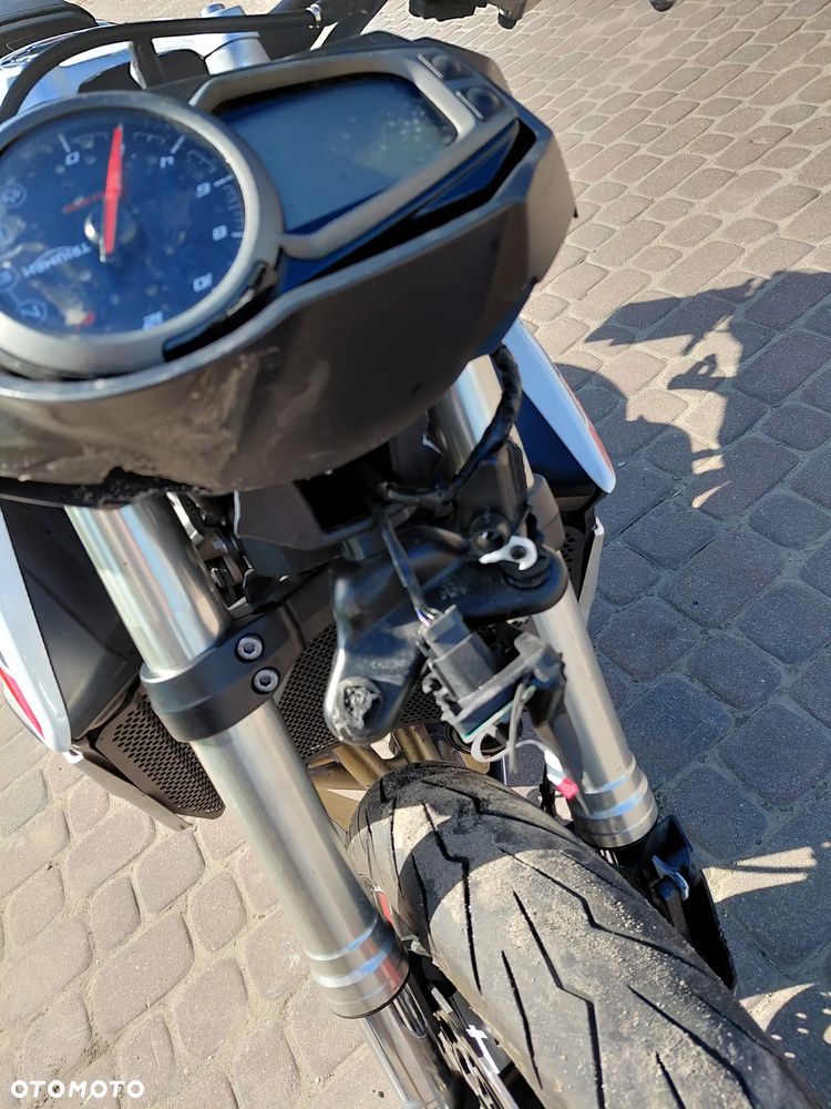 Triumph Street Triple - 16