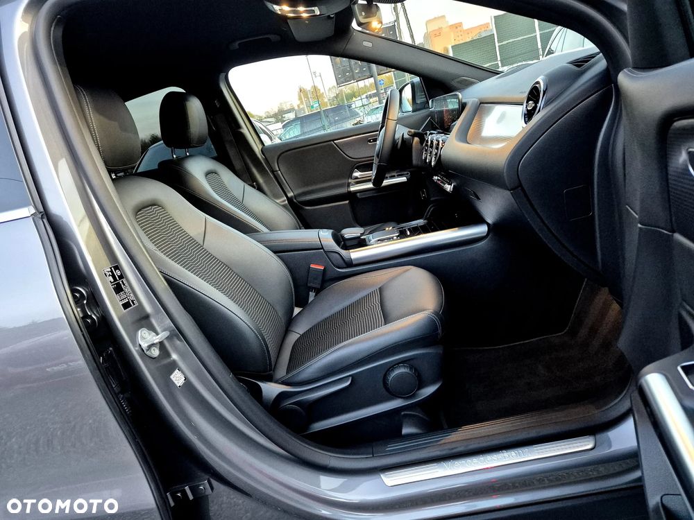 Mercedes-Benz GLA - 7