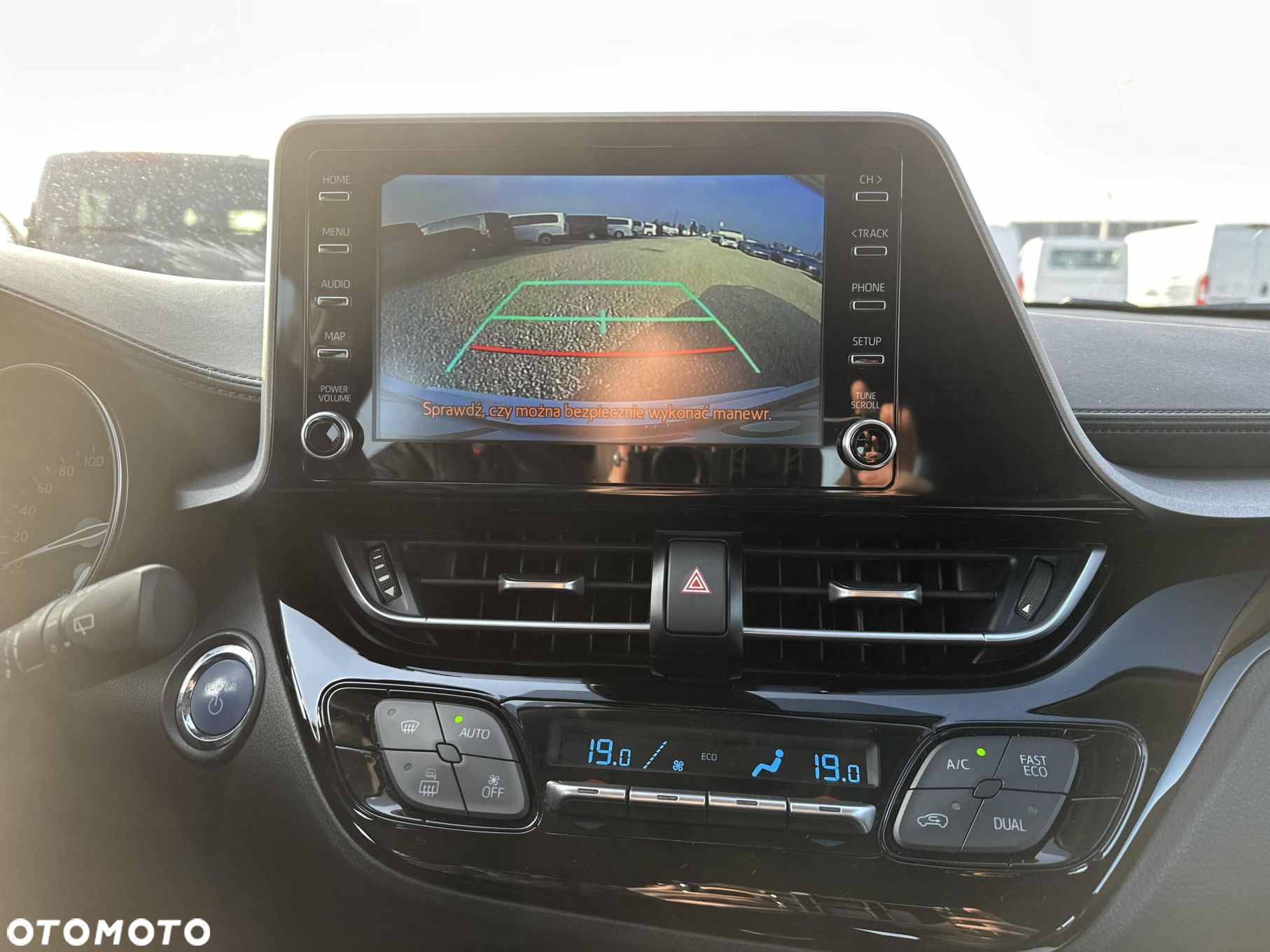 Toyota C-HR - 15