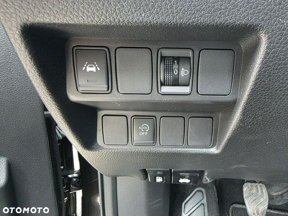 Nissan Qashqai 1.3 DIG-T N-Connecta - 36
