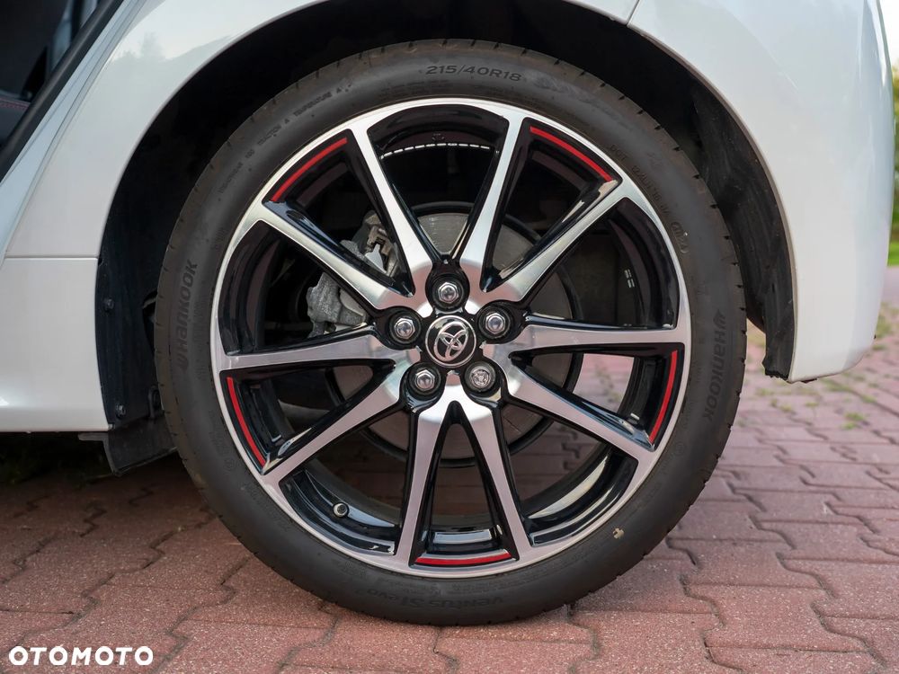 Toyota Yaris Hybrid 1.5 GR Sport - 31