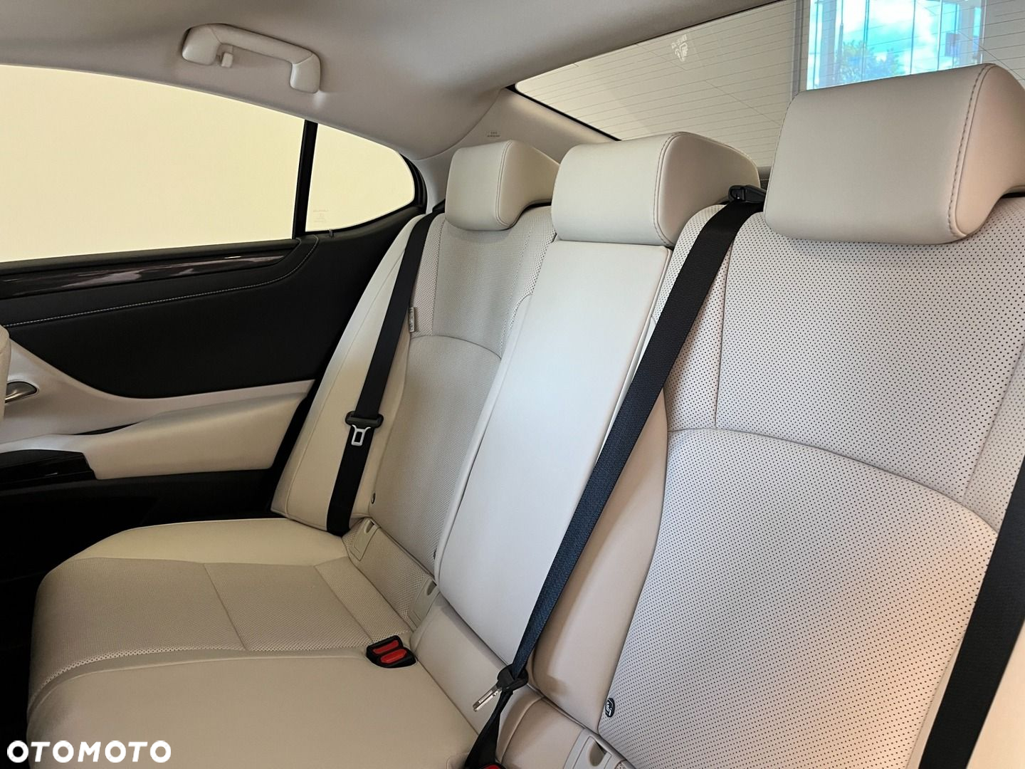 Lexus ES - 6