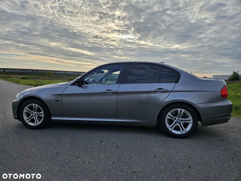 BMW Seria 3 318i - 2
