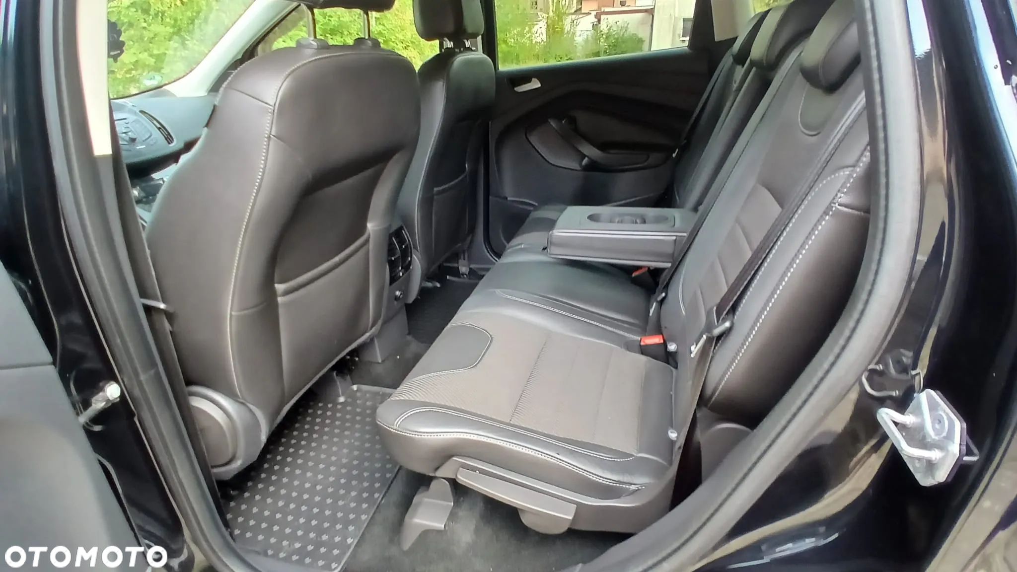 Ford Kuga 2.0 TDCi 2x4 Titanium - 12