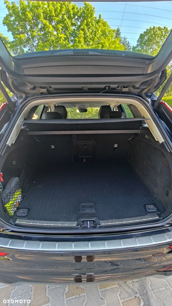 Volvo XC 60 B4 D AWD Momentum Pro - 13