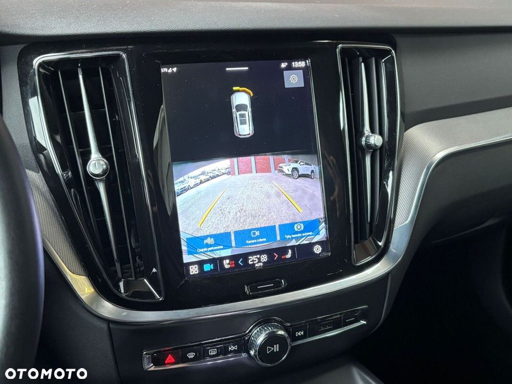 Volvo V60 B4 B Plus Dark - 17