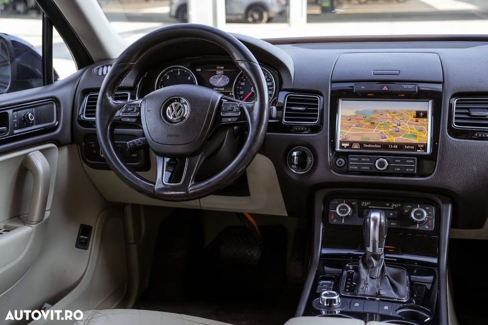 Volkswagen Touareg 3.0 V6 TDI BMT - 11