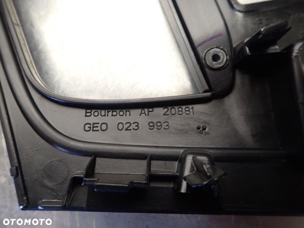 RAMKA RADIA PEUGEOT 301 - 7