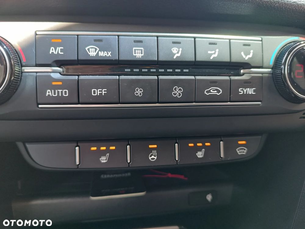 Kia XCeed 1.6 T-GDI L Business Line DCT - 13