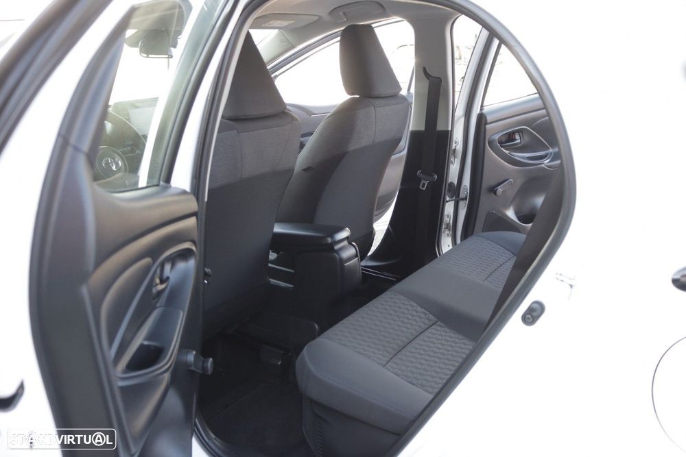 Toyota Yaris 1.5 HDF Comfort Plus - 23