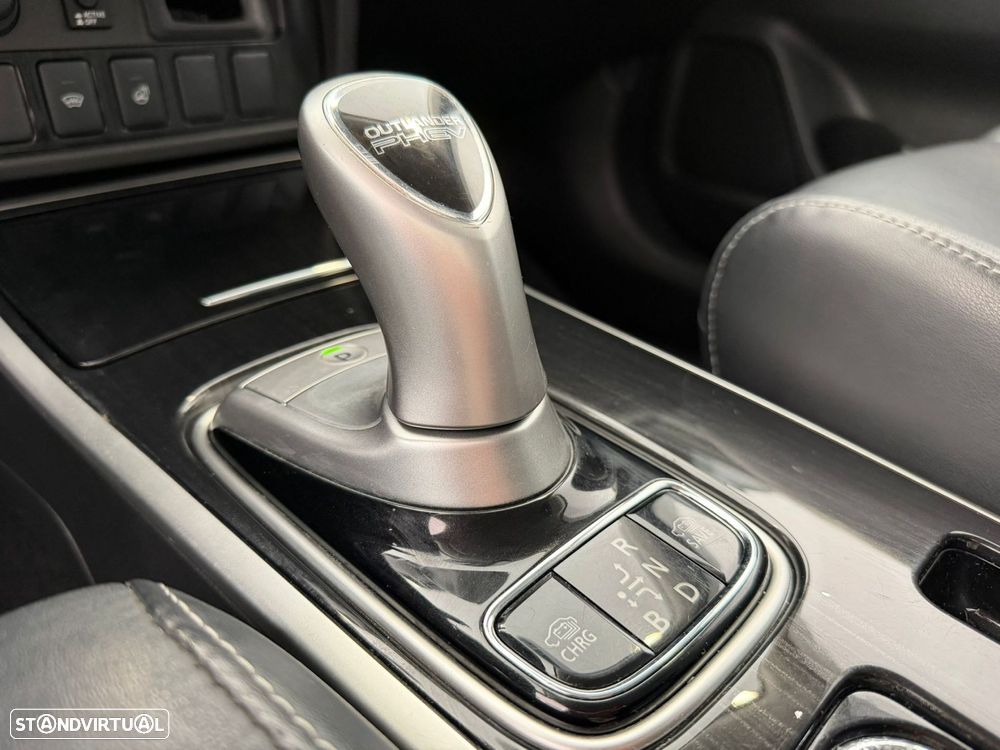 Mitsubishi Outlander 2.0 Instyle Navi - 11