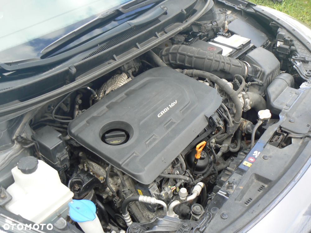 Hyundai i30 1.6 D Classic + - 12