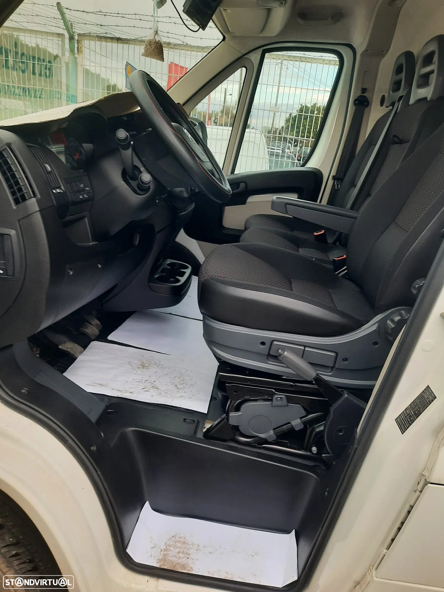 Citroën Jumper 2.0 BlueHDi 35 L4 CD - 12
