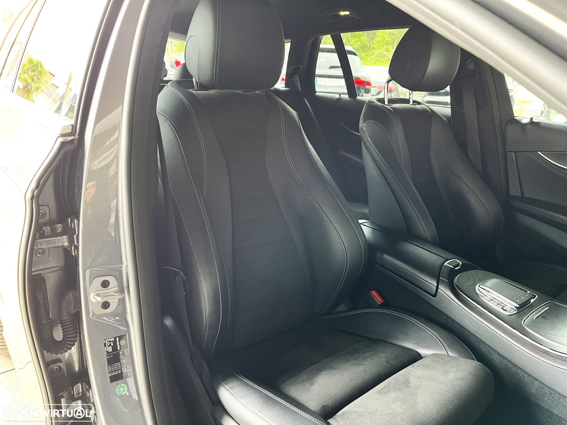 Mercedes-Benz E 300 de AMG Line - 53