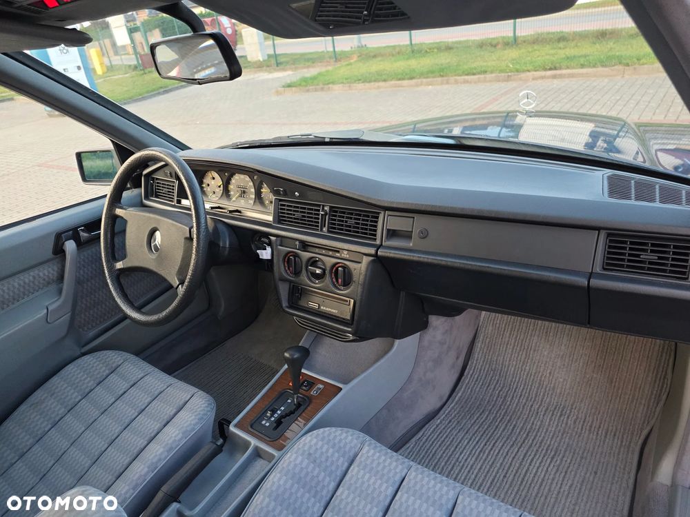 Mercedes-Benz W201 (190) - 14