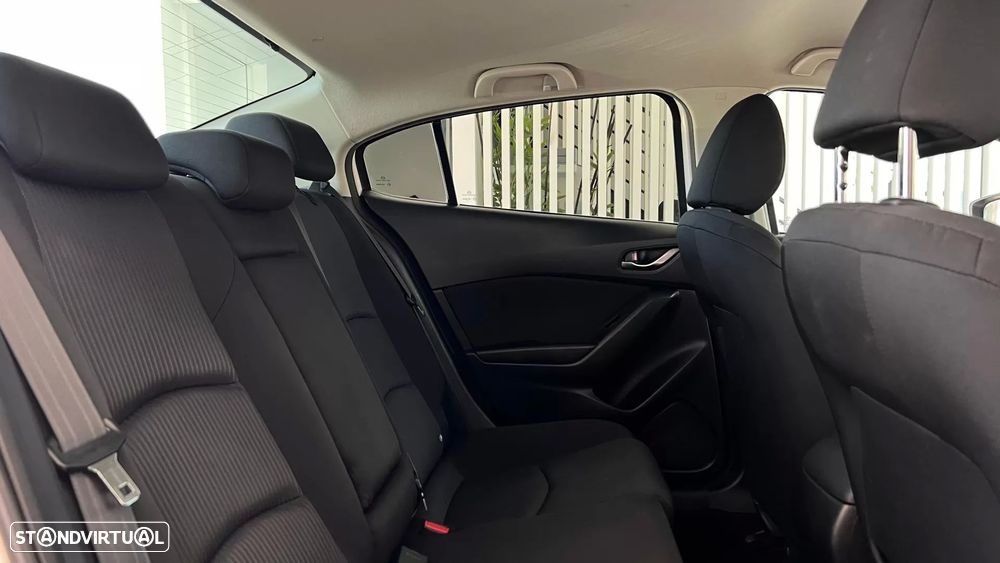 Mazda 3 1.5 Sky-D Excellence - 28