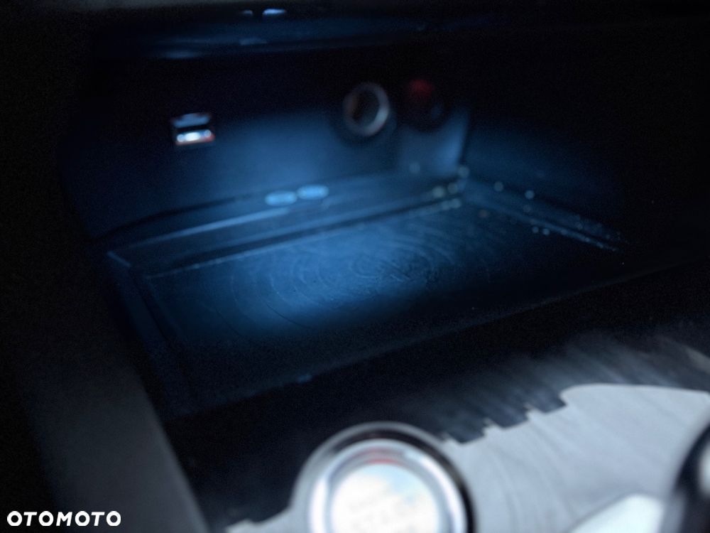 Peugeot 5008 2.0 BlueHDi Allure Pack S&S EAT8 - 32