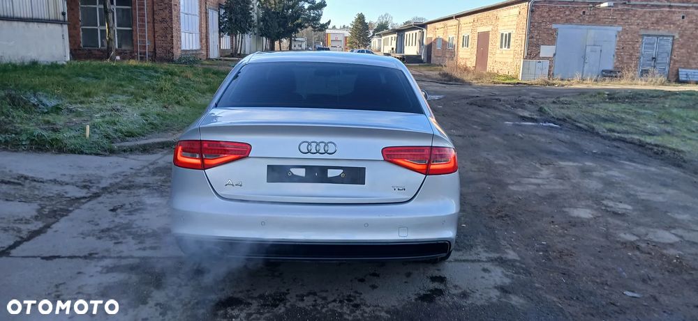 Audi A4 Limousine 2.0 TDI DPF Ambiente - 6