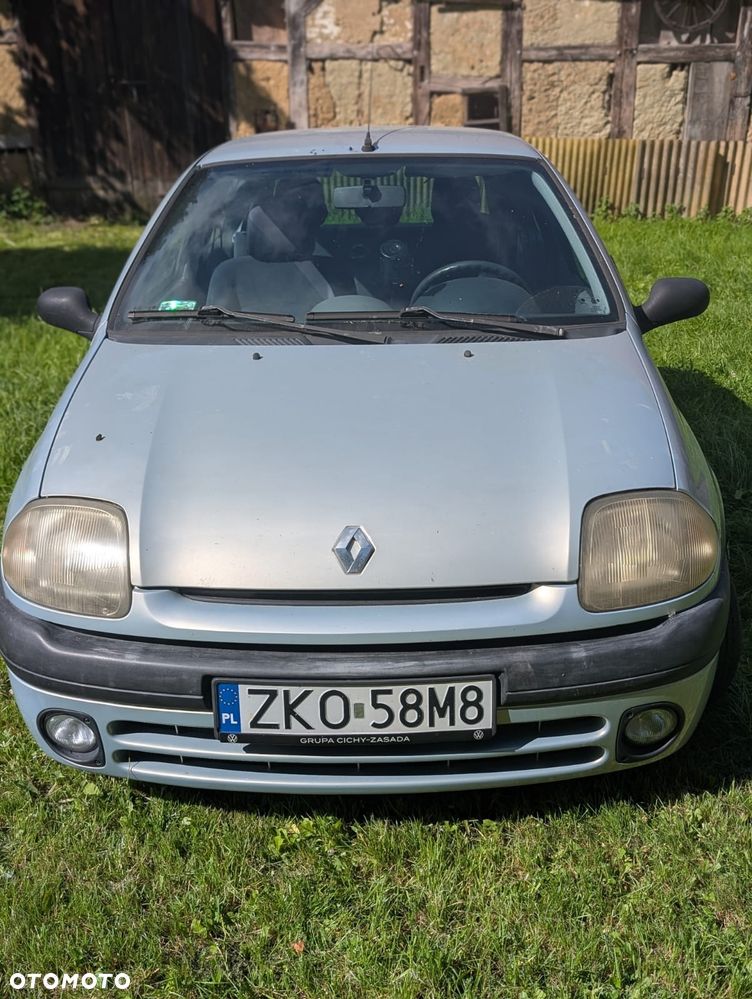 Renault Clio - 1