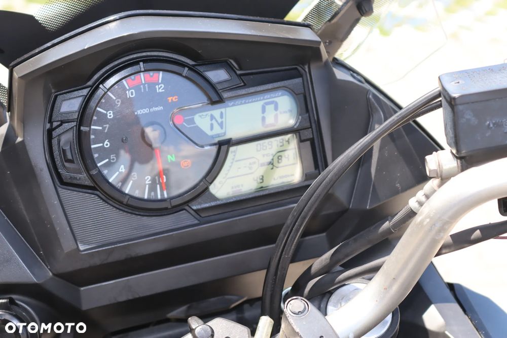 Suzuki V-STROM - 23