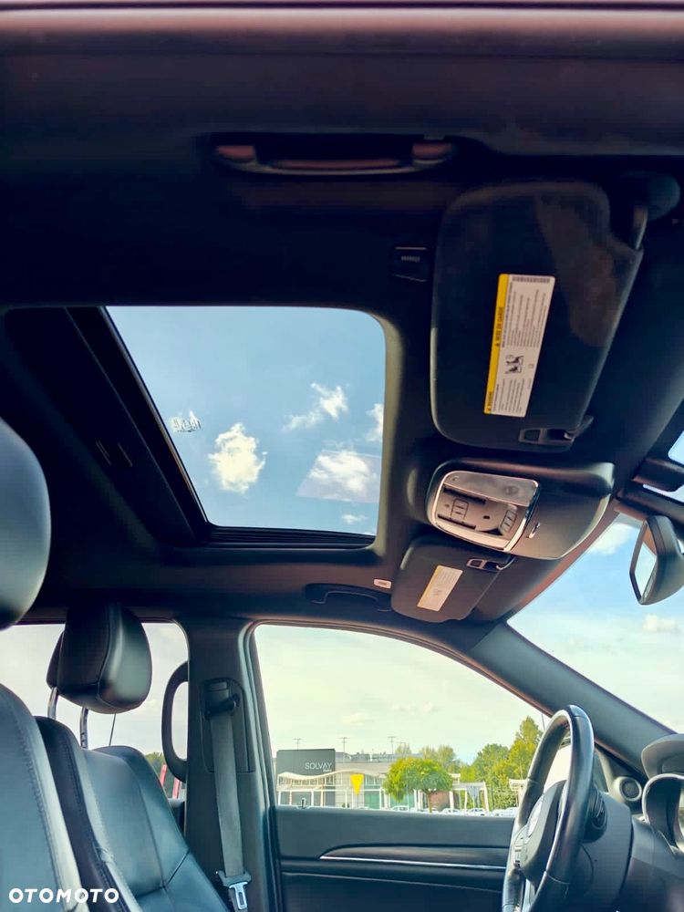 Jeep Grand Cherokee - 17