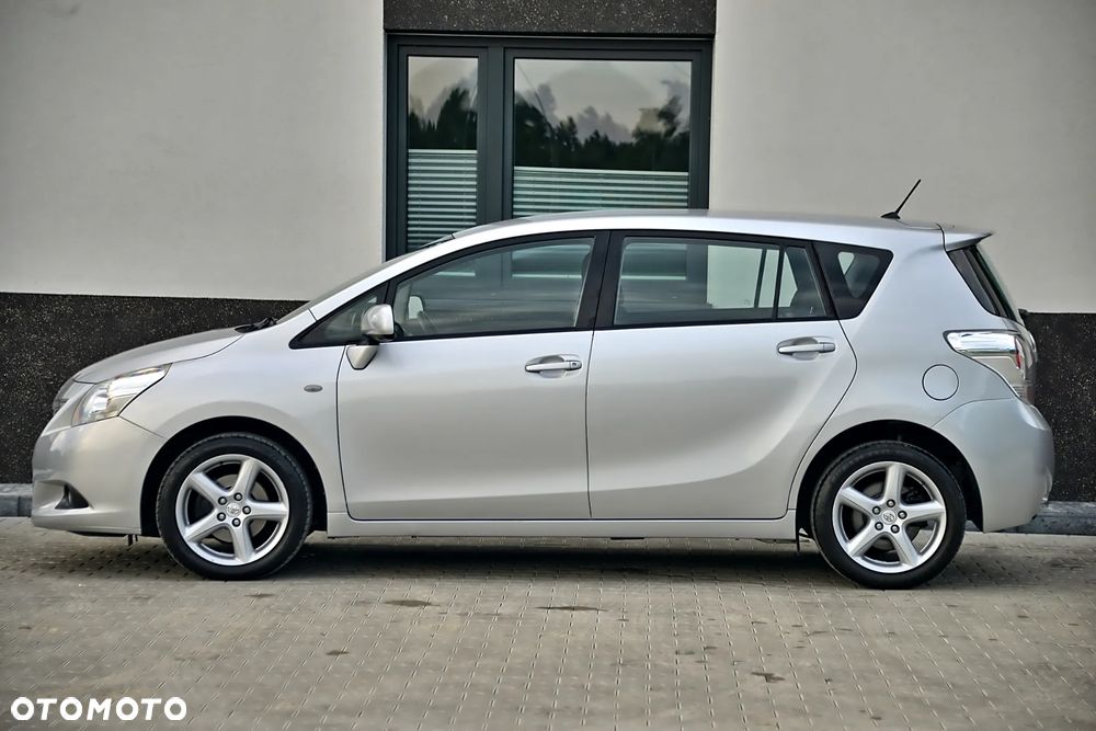 Toyota Verso 1.8 Premium 7os - 20