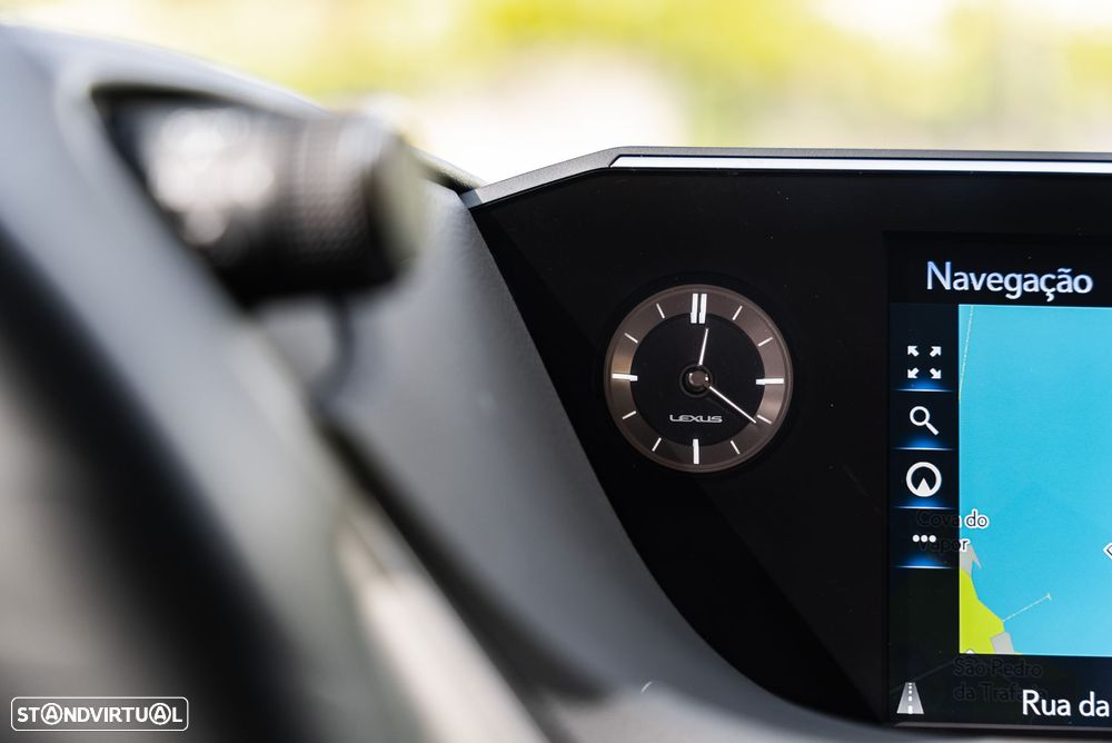 Lexus ES 300h Special Edition - 28