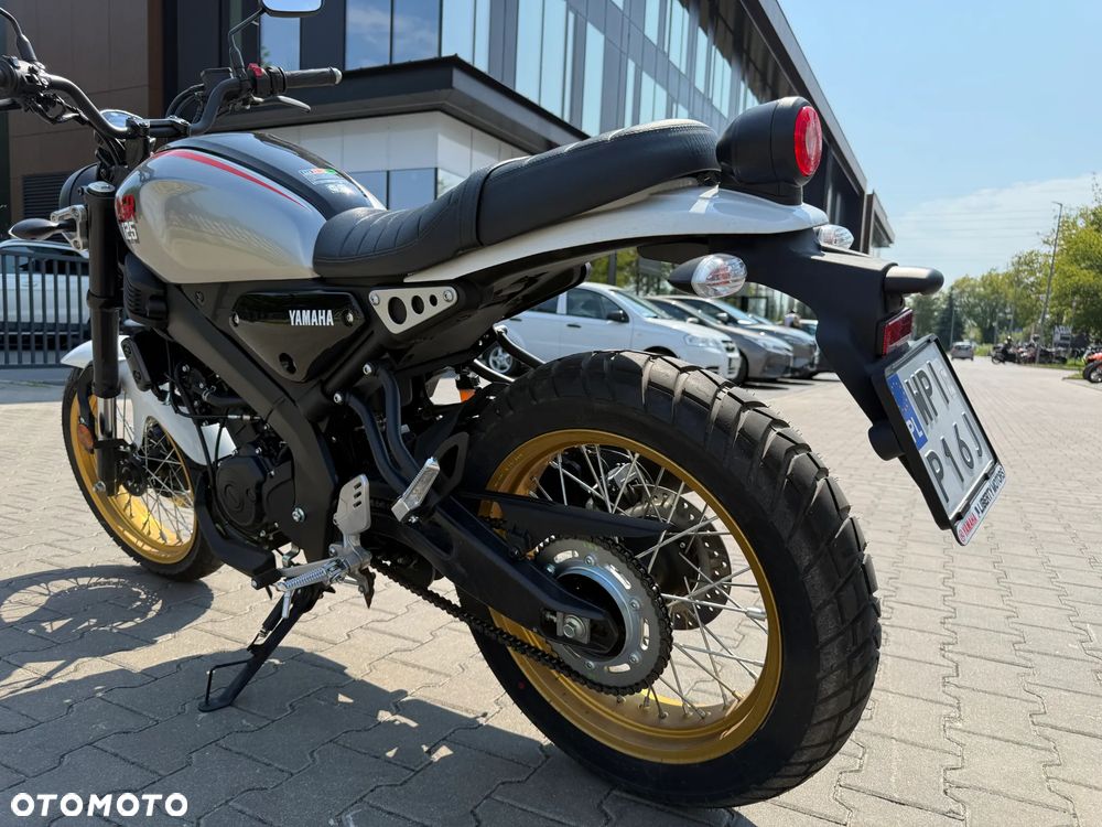 Yamaha XSR - 11