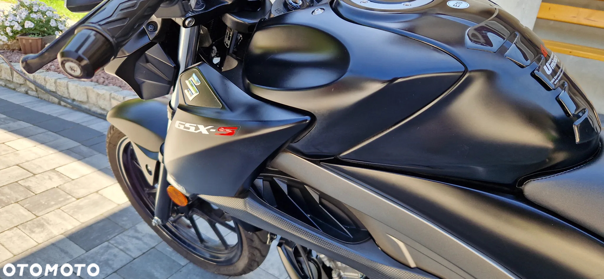 Suzuki GSX - 9